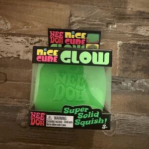 NEW Nee Doh Glow Super Solid Squish! Green NeeDoh Cube